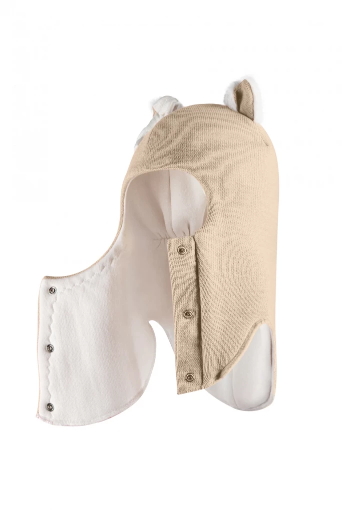 Зимняя шапочка-шлем Corona.hm "Кошечка" на кнопочках беж золотой