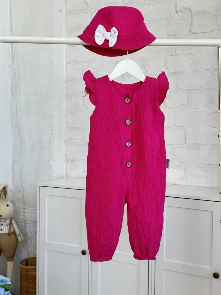 Комбинезон из муслина * Малина* + панама с бантиком