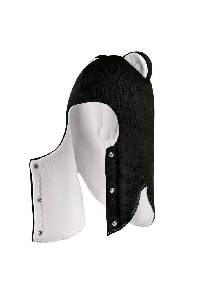 Зимняя шапочка шлем Corona.hm "Мисс Львица" на кнопках черный