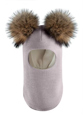 Зимняя шапочка-шлем Corona.hm "Карамелька" дымка с 2 натуральными помпонами енот