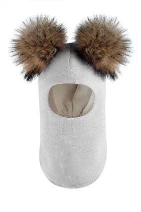 Зимняя шапочка-шлем Corona.hm "Карамелька" молоко с 2 натуральными помпонами енот